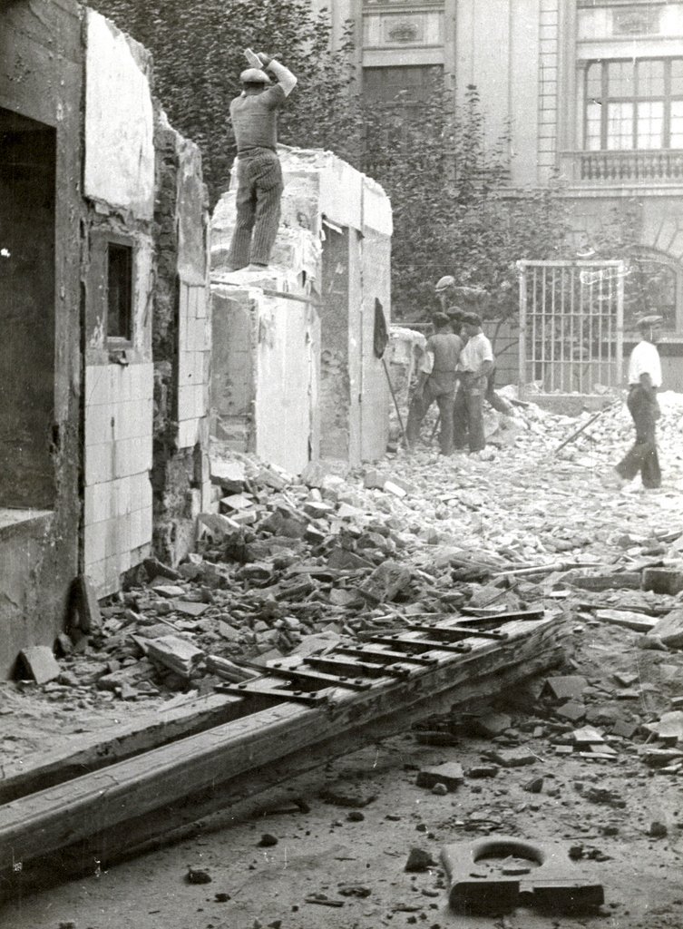 AHCB-AF. Pérez de Rozas, Carlos. 006202. Presó Vella of Barcelona Demolition Works. 29 October 1936.